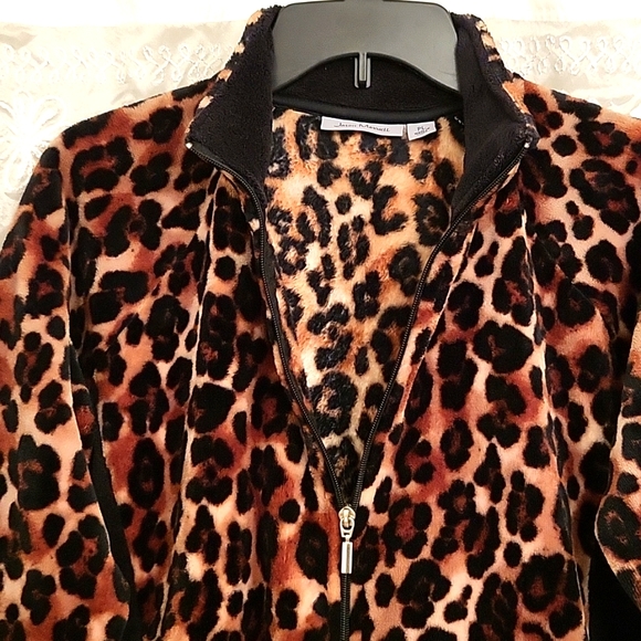 NWOT Leopard Velour Zip-up Jacket, Soft & Plush, Vibrant Colors, PL - Picture 7 of 11